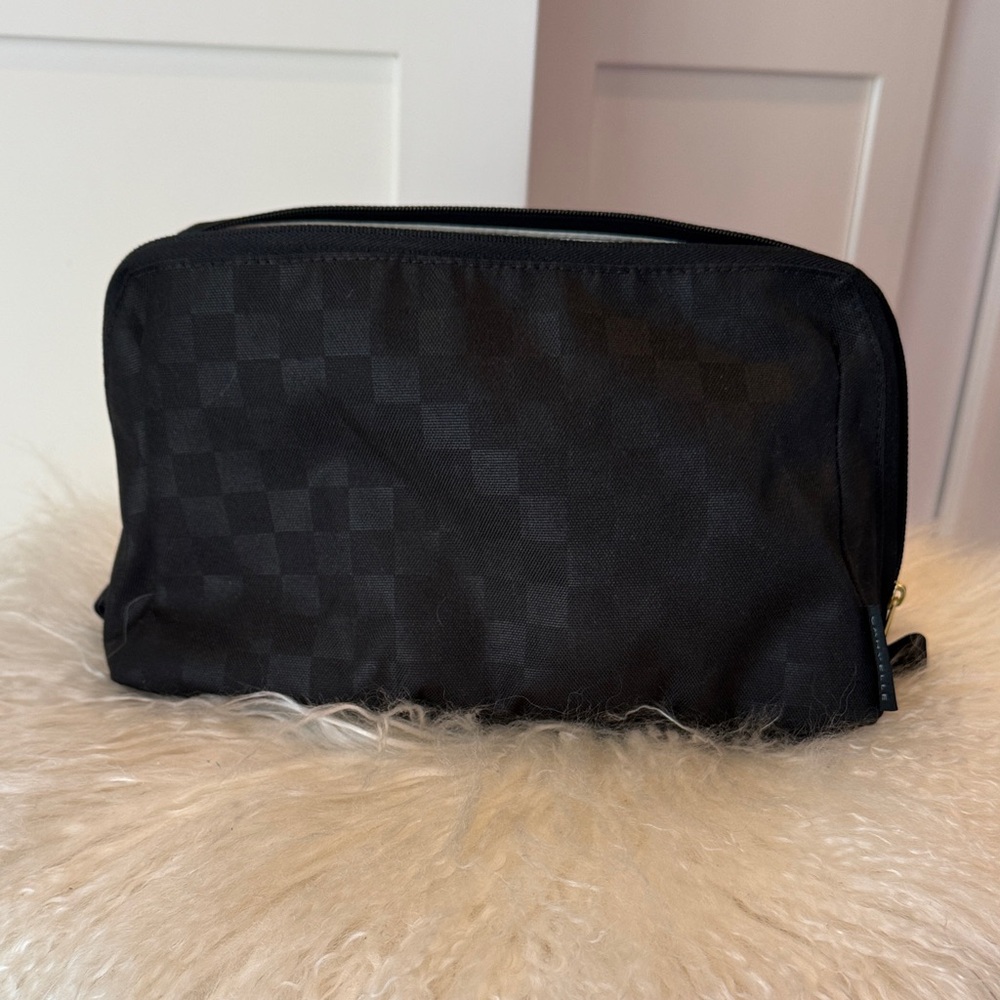 Canvelle toiletry bag, black on black check